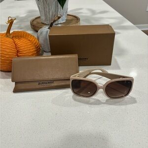Brown Burberry sunglasses with box and case